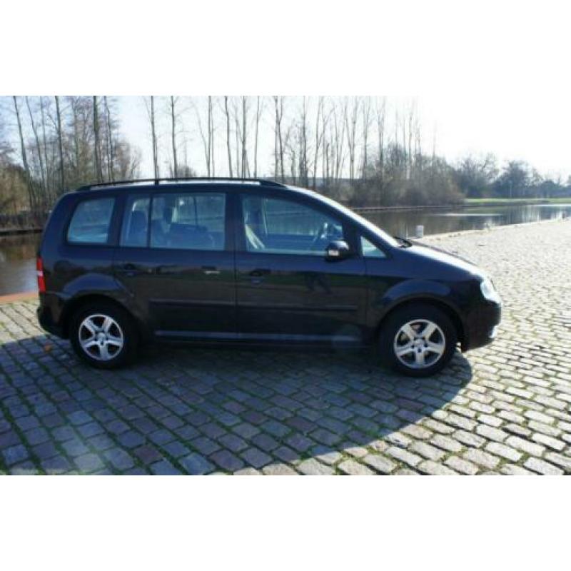 Volkswagen TOURAN 1.6-16V FSI OPTIVE I 2006 AIRCO