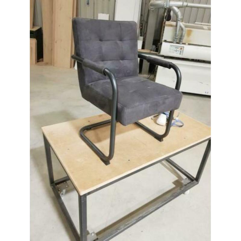 Stoelen stof metalen frame. Nieuw.!!