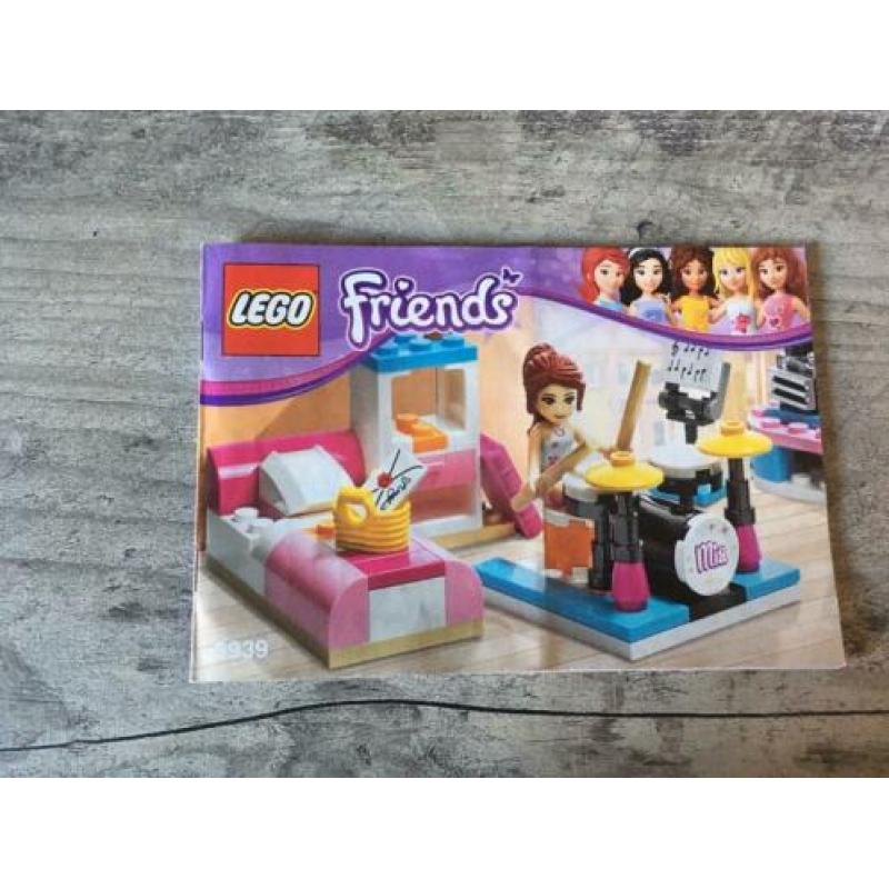 Lego friends 3939, Mia's slaapkamer (2012)