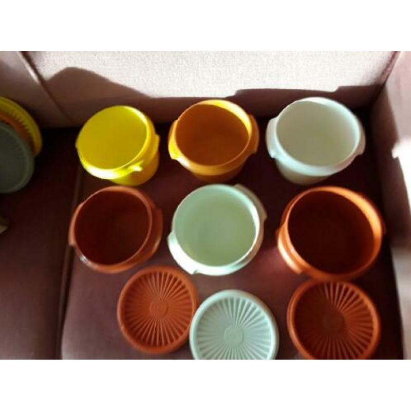 6 TUPPERWARE BAKJES 12cm br 9 cm hoog