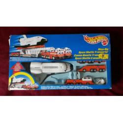 Hot Wheels - Space Shuttle Transporter set (compleet)