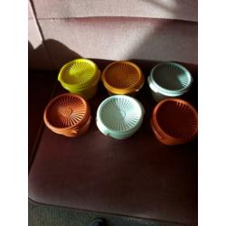 6 TUPPERWARE BAKJES 12cm br 9 cm hoog