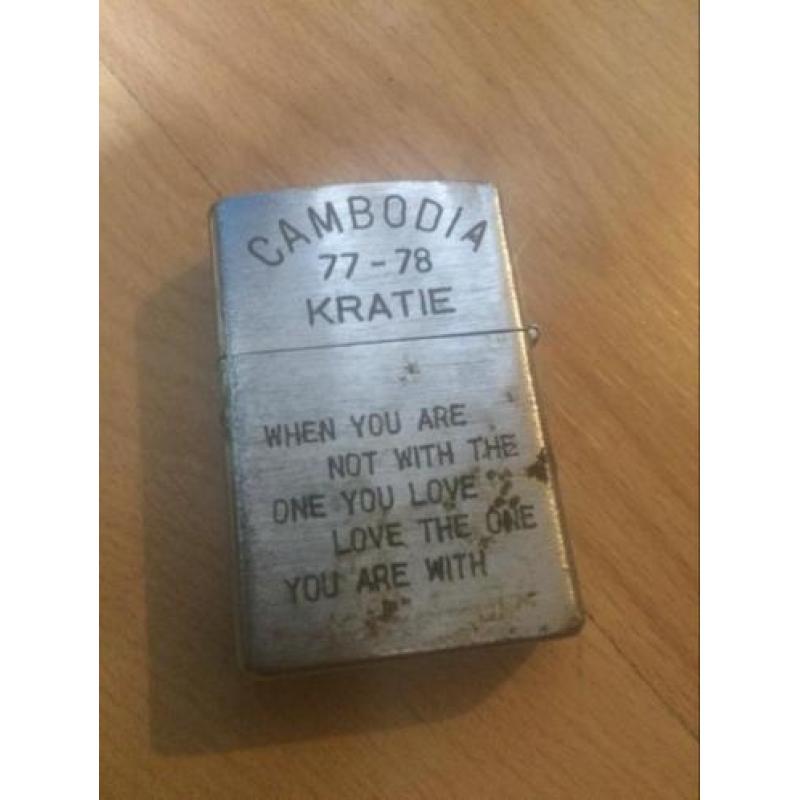 Oude zippo Cambodia 77 - 78