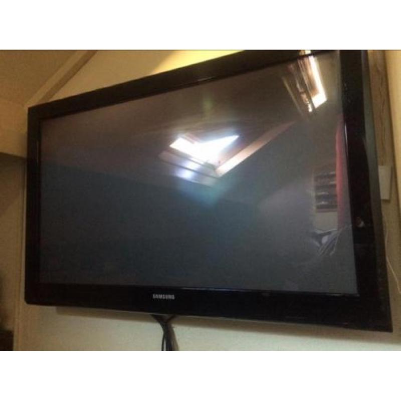 Tv plasma 42inch muurbeugel defect 2xhdmi hd ready