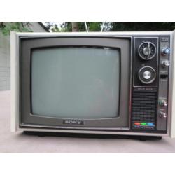 De eerste draagbare kleuren Sony tv in NL (1974), de KV 1300