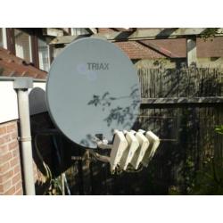 TRIAX 73cm Satelliet Schotel met 4 LNB's en 3 DiSEqC boxen.