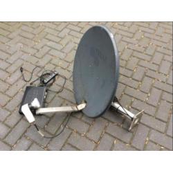 Schotelantenne met toebehoren