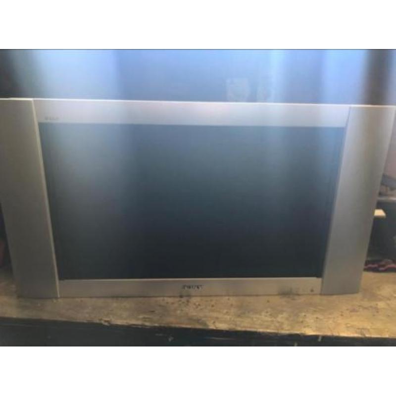 Sony WEGA LCD colour tv 26 inch met ophangbeugel