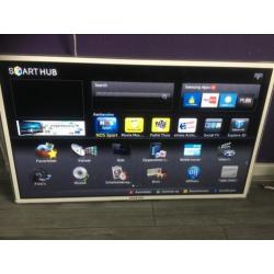 Samsung smart 3D led tv 32 inch witte kleur Wifi 200 hertz