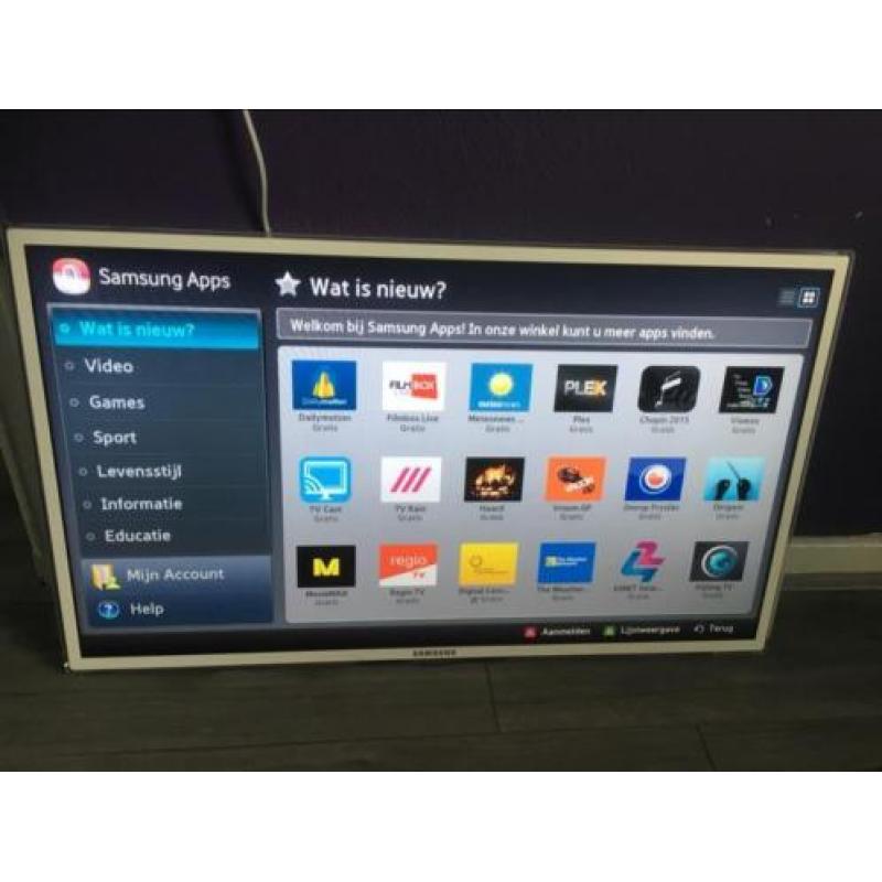 Samsung smart 3D led tv 32 inch witte kleur Wifi 200 hertz