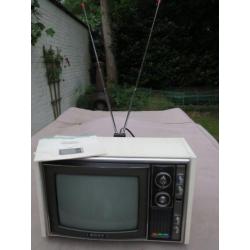 De eerste draagbare kleuren Sony tv in NL (1974), de KV 1300