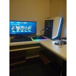 gaming set-up met accessorizes en monitor!!!