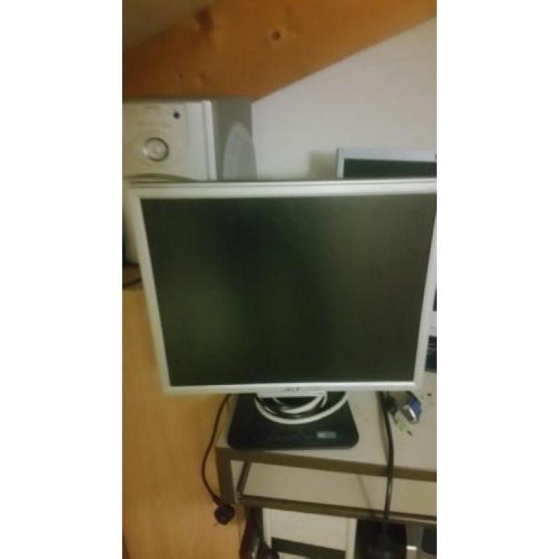 Twee stuuk pc monitor