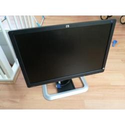 HP L2208w 22-inch Widescreen LCD Monitor