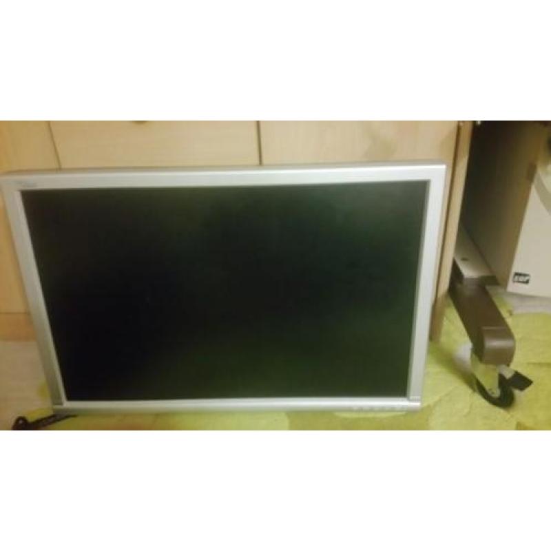 Twee stuuk pc monitor