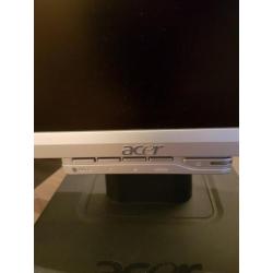 Twee maal Acer 15inch lcd monitor