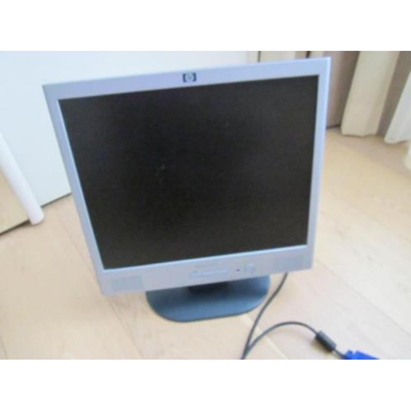 HP Pavilion F1723 LCD Monitor 17" incl.kabels.Nieuwstaat.