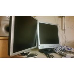 Twee stuuk pc monitor