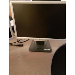 Twee maal Acer 15inch lcd monitor