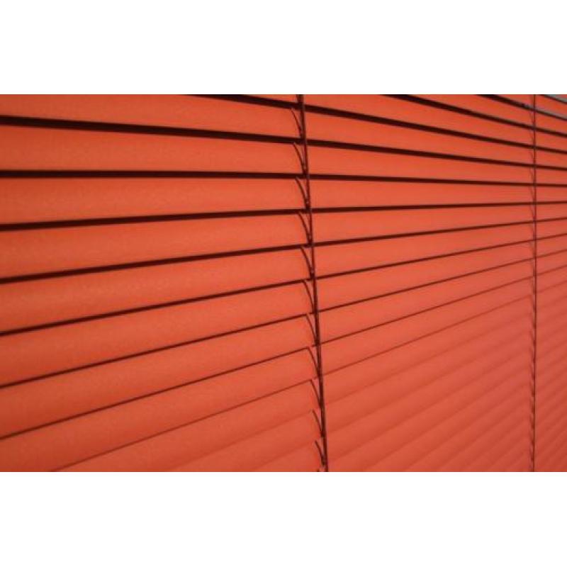 Luxaflex Lightline 25 mm oranje / terra 84,5 x 111 cm rechts