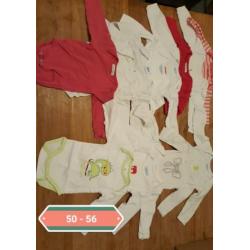 Baby kleding, slaapzak, mutsjes, maat 50 en 56